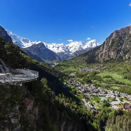 Scenic At The Center Of