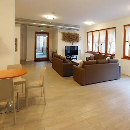 Scenic At The Center Of Apartment *